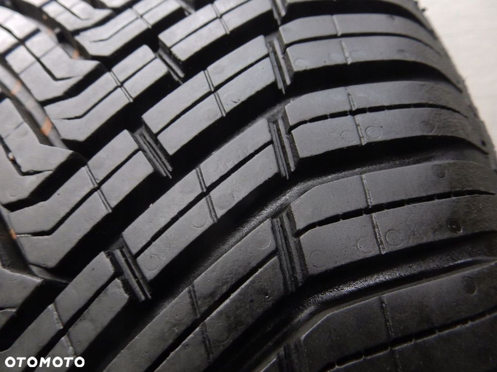 Opona całoroczna Continental AllSeasonContact 215/60R17 96 H - 2