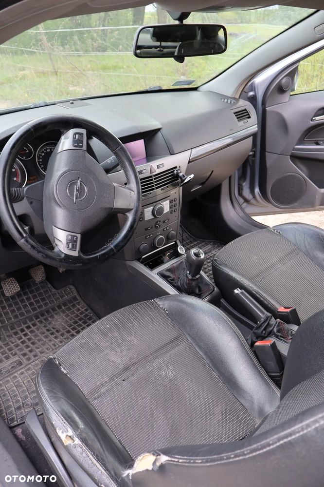 Opel Astra 1.9 CDTI Cosmo - 11