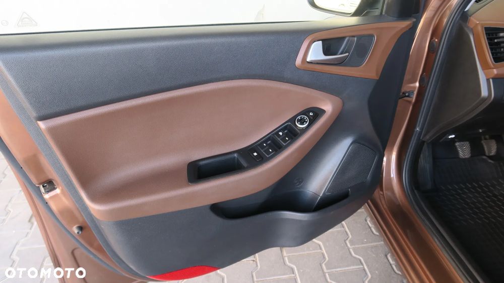 Hyundai i20 blue 1.2 YES Gold - 17