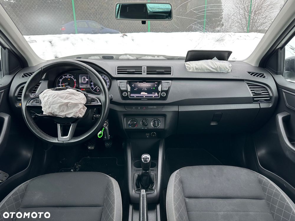 Skoda Fabia 1.0 Style Color - 24