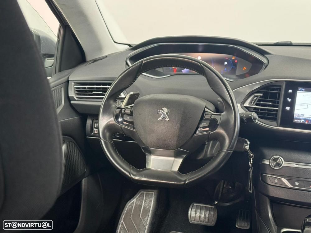 Peugeot 308 1.5 BlueHDi Allure Pack EAT8 - 19