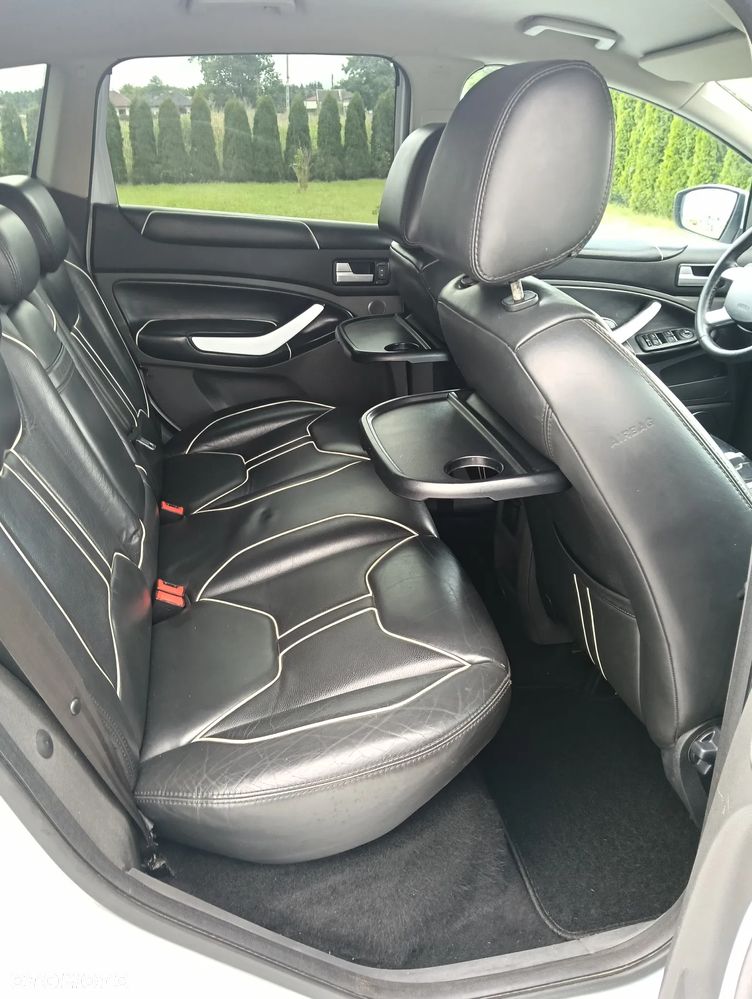 Ford Kuga - 17