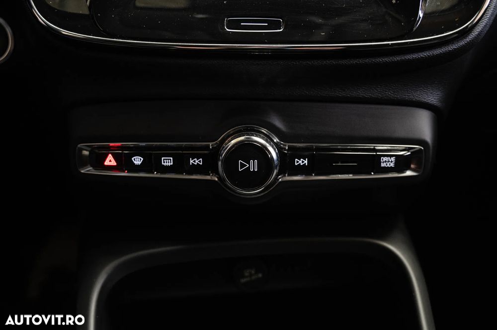 Volvo XC 40 T3 Geartronic Momentum - 17