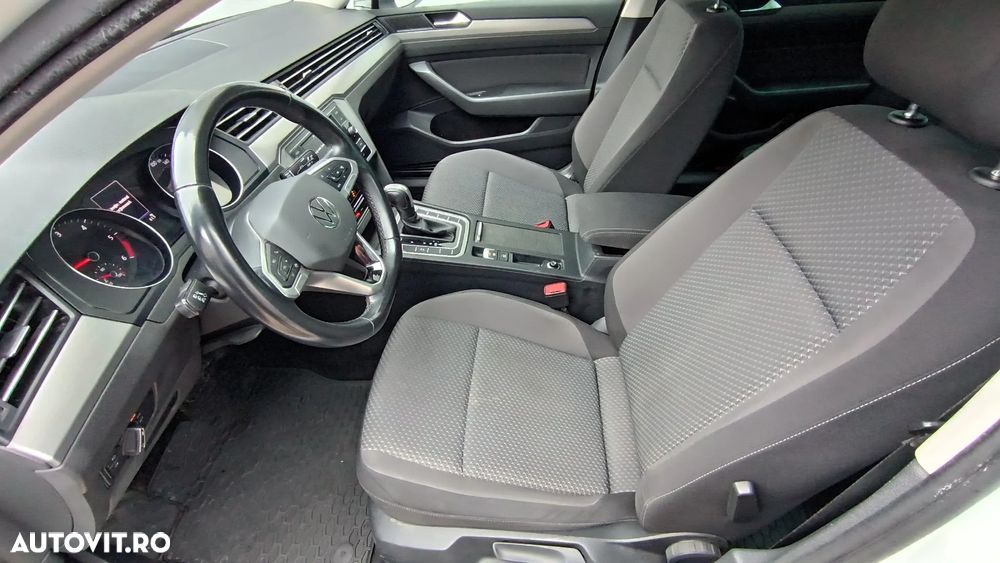 Volkswagen Passat 2.0 TDI DSG Trendline - 11
