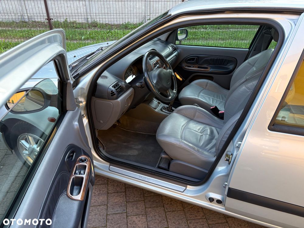Renault Clio - 17