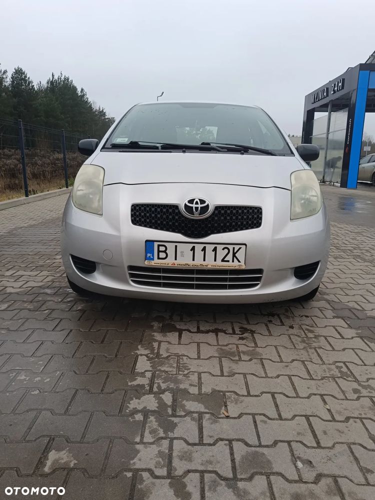 Toyota Yaris 1.3 Sol - 3