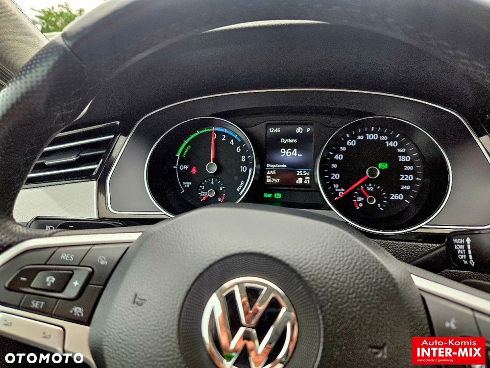 Volkswagen Passat - 39