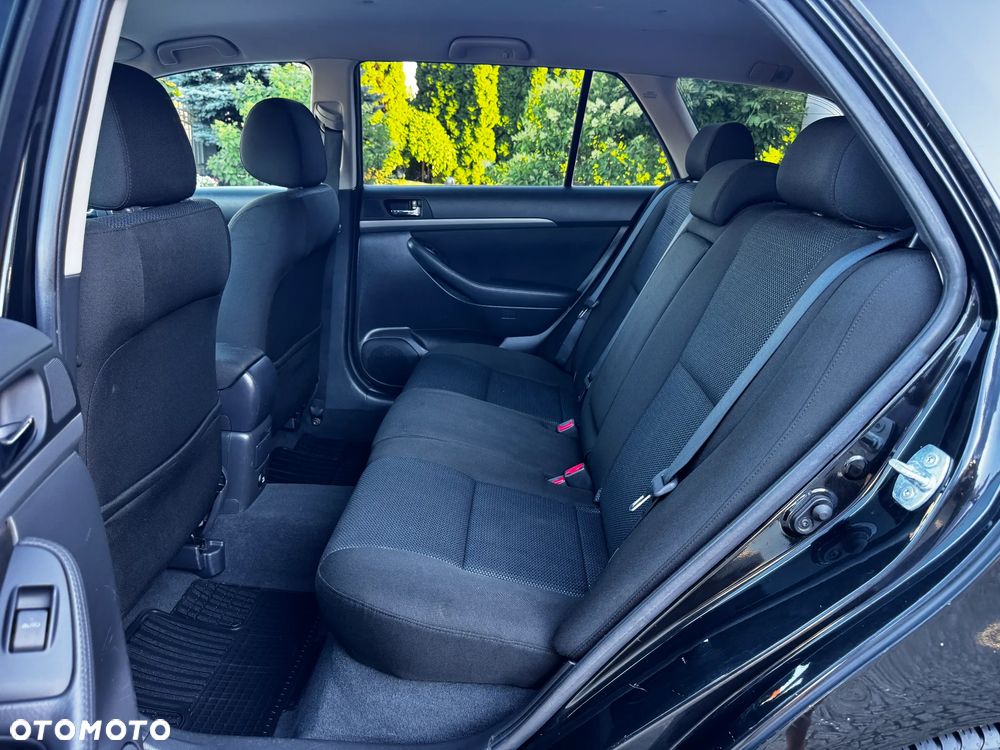 Toyota Avensis 1.8 VVT-i Executive - 28