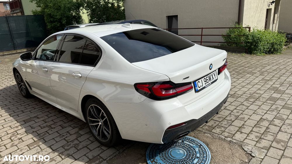BMW Seria 5 530e xDrive Aut. M Sport Edition - 4
