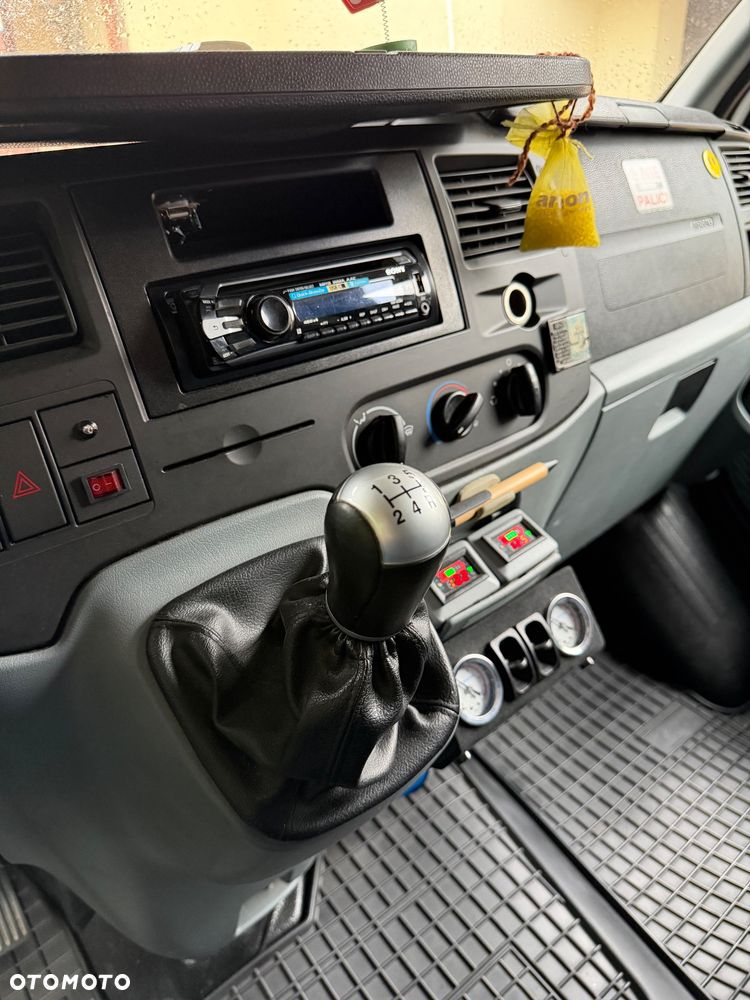 Ford Transit - 19