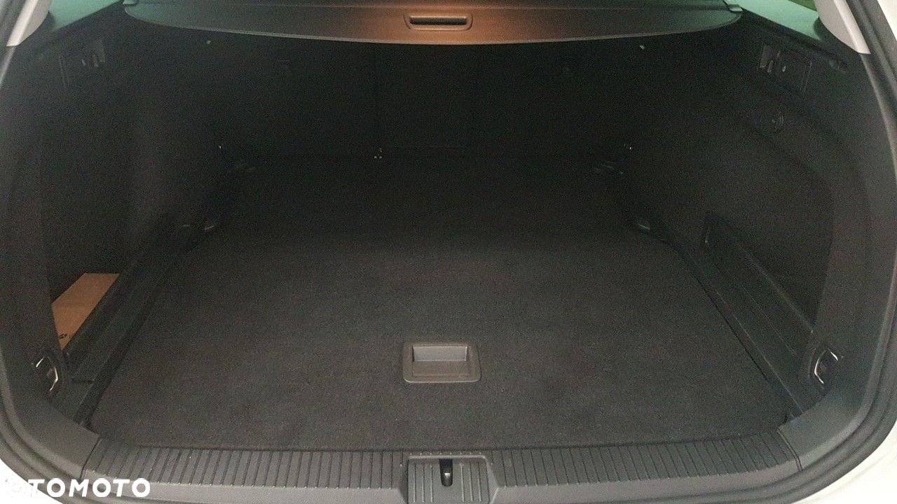Volkswagen Passat - 22