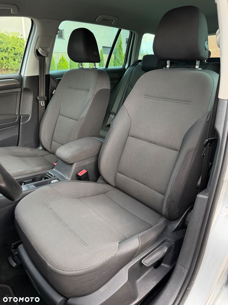 Volkswagen Golf 1.6 TDI DPF Highline - 6