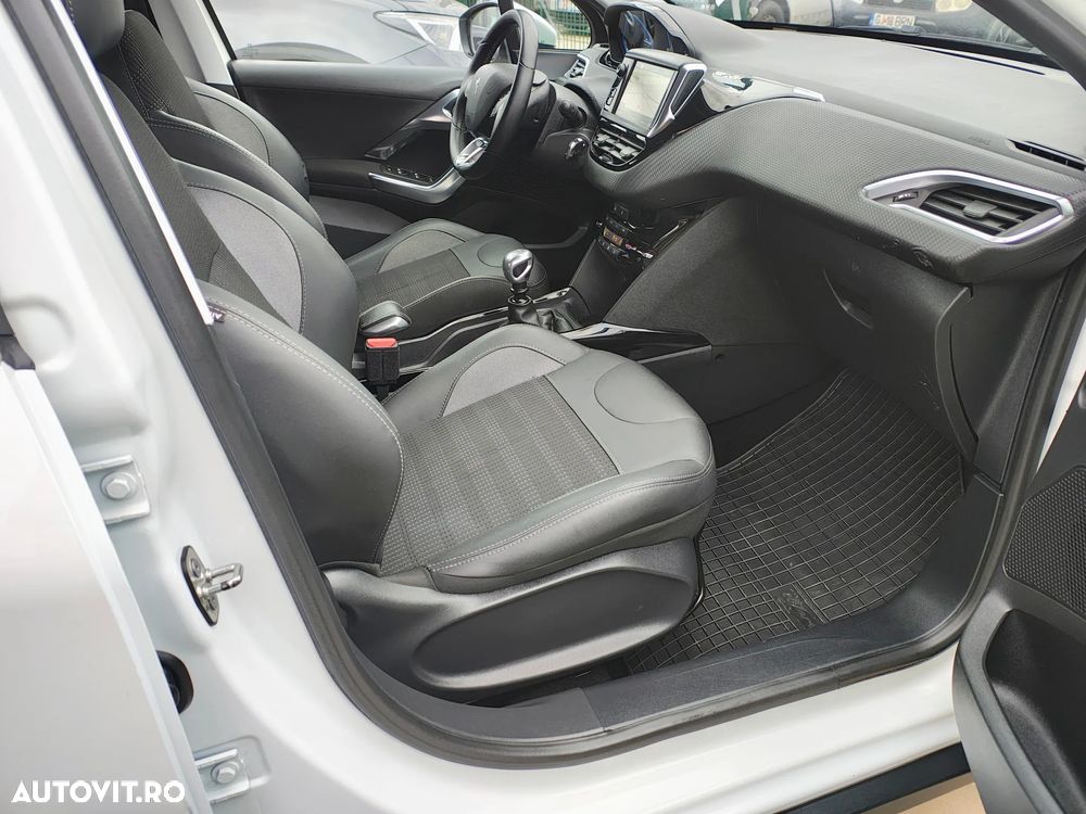 Peugeot 2008 PureTech 130 GPF Stop&Start Allure - 18