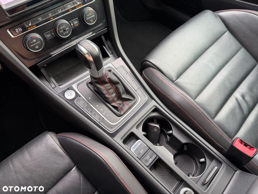 Volkswagen Golf GTI Performance BlueMotion Technology DSG - 29