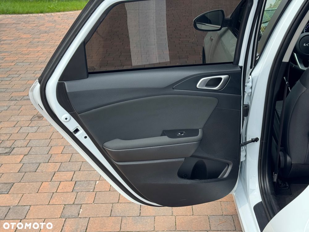 Kia Ceed 1.5 T-GDI M - 13