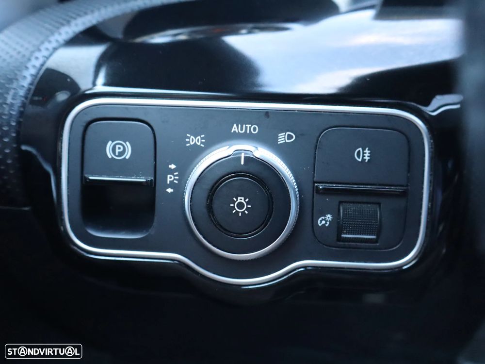 Mercedes-Benz CLA 180 d Shooting Brake AMG Line Aut. - 17