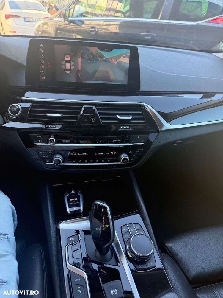 BMW Seria 5 530i AT - 15