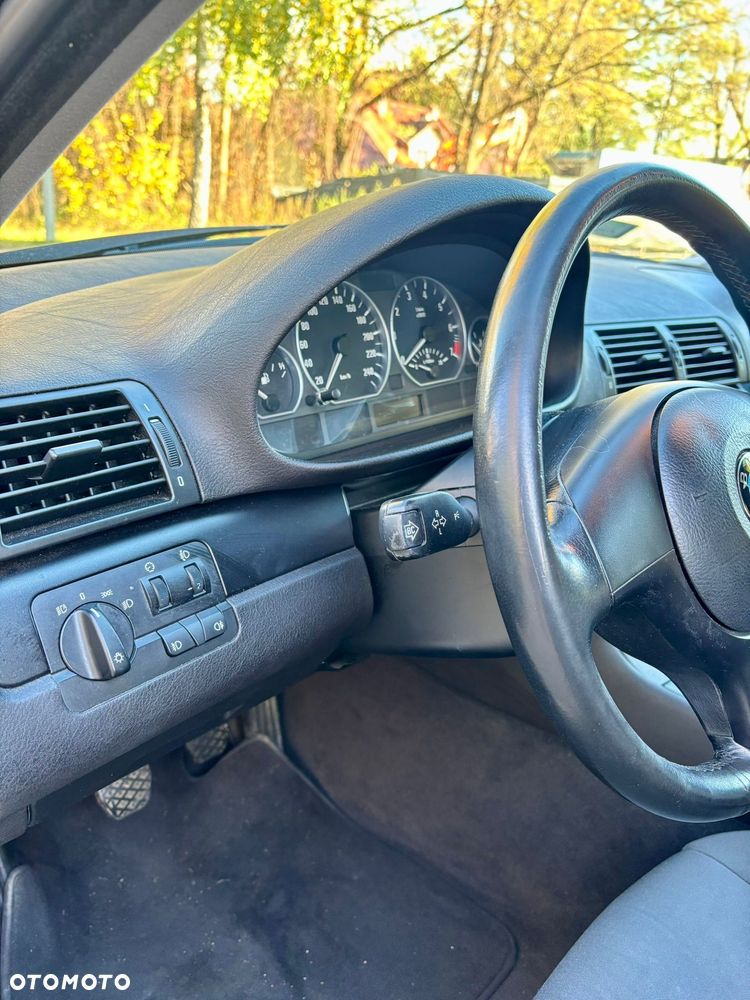 BMW Seria 3 316i - 12