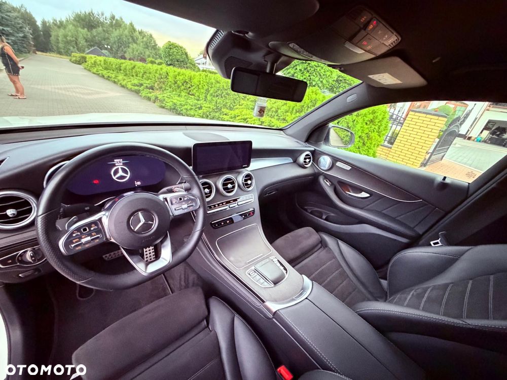 Mercedes-Benz GLC - 21