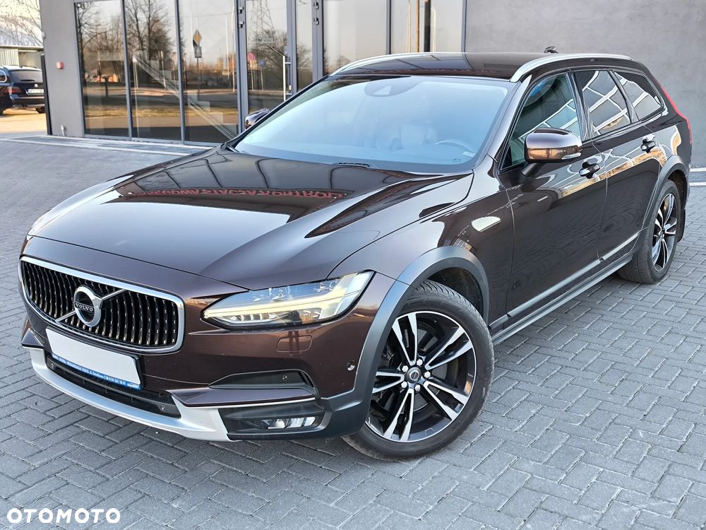 Volvo V90 Cross Country - 10