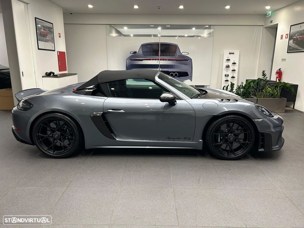 Porsche 718 Spyder - 8