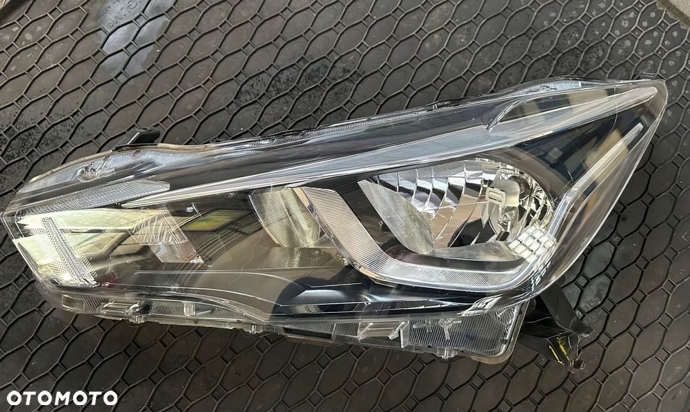 Nissan Micra K14 2018 Przód strona lewa Lampy przednie 26060-5FA0A - 2