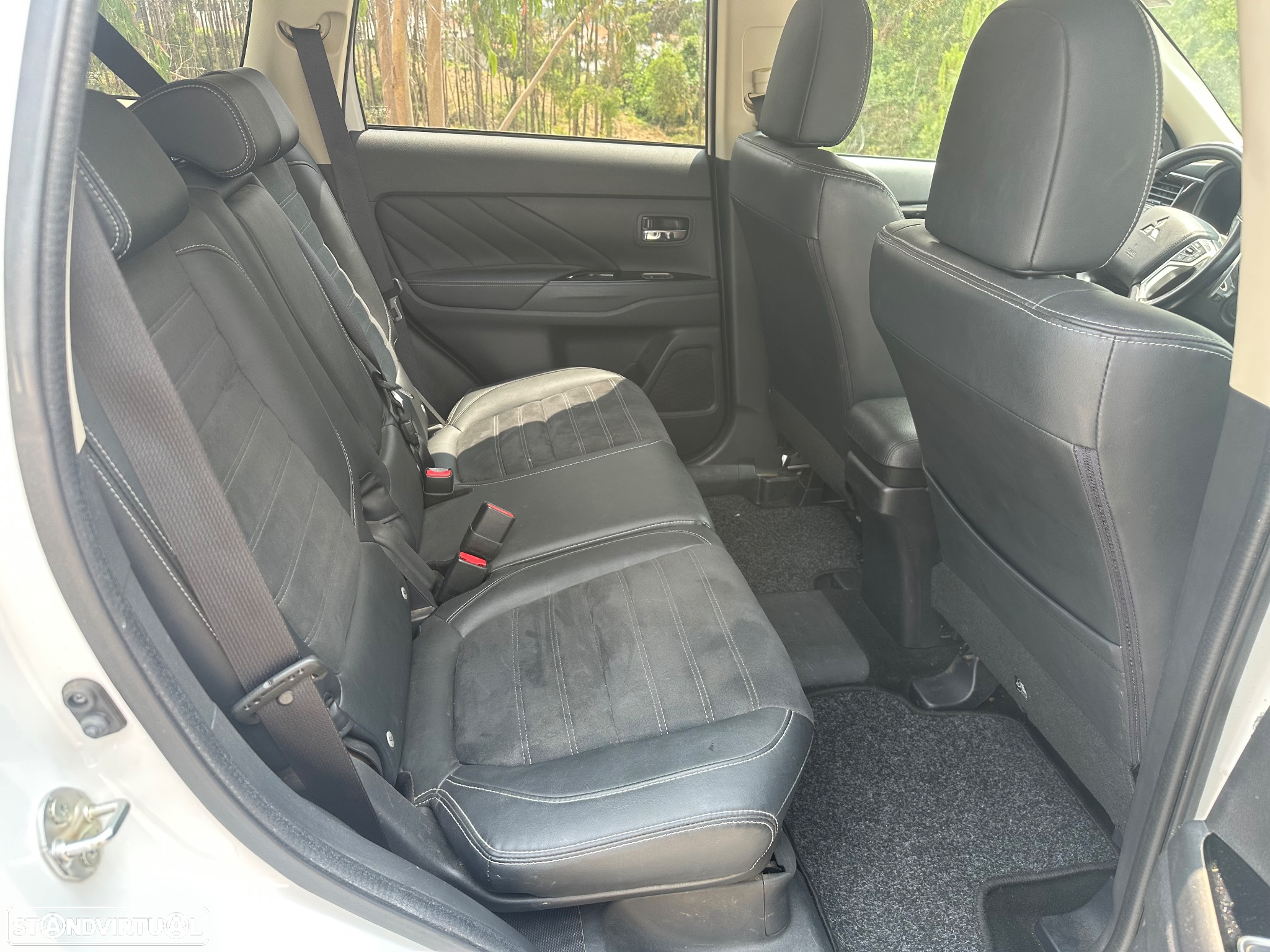 Mitsubishi Outlander 2.0 MIVEC Instyle Navi+ - 7