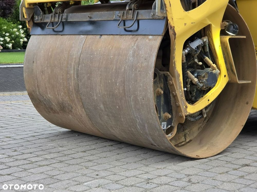 Bomag BW 154 AP-4i AM / rozsiewacz BS150 - 6