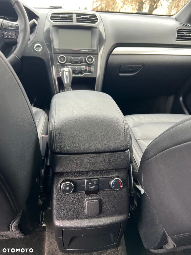 Ford Explorer EcoBoost Plug-in Hybrid ST-LINE - 21