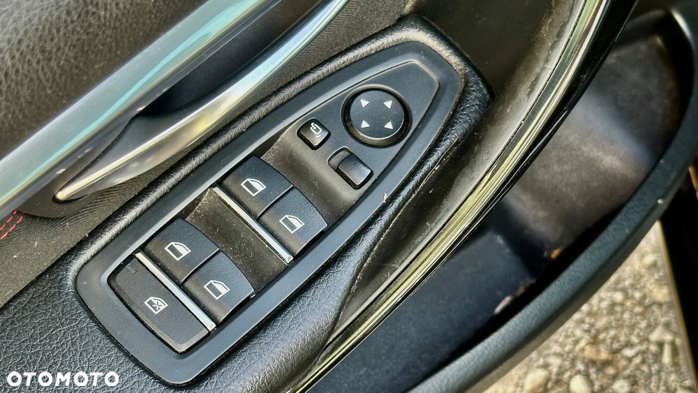 BMW Seria 3 320d Sport Line Shadow - 15