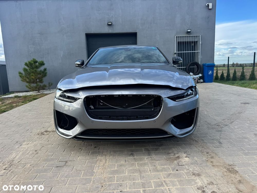 Jaguar Xe 2021 photo 2