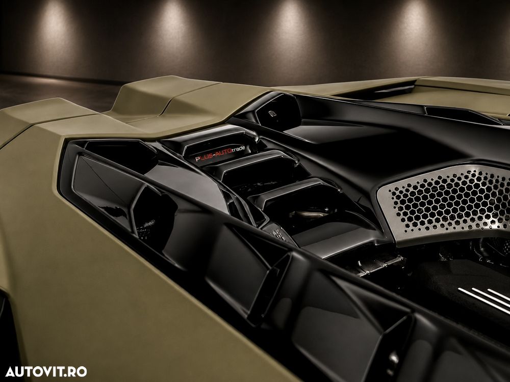 Lamborghini Revuelto - 8