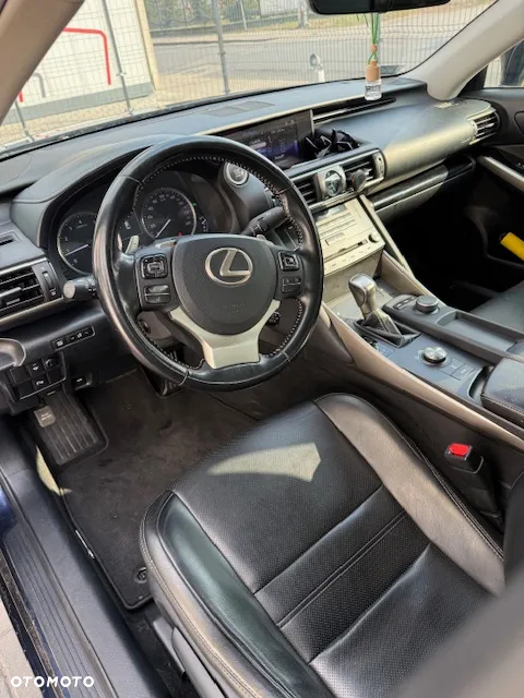 Lexus IS 200t / 300 Elegance - 11