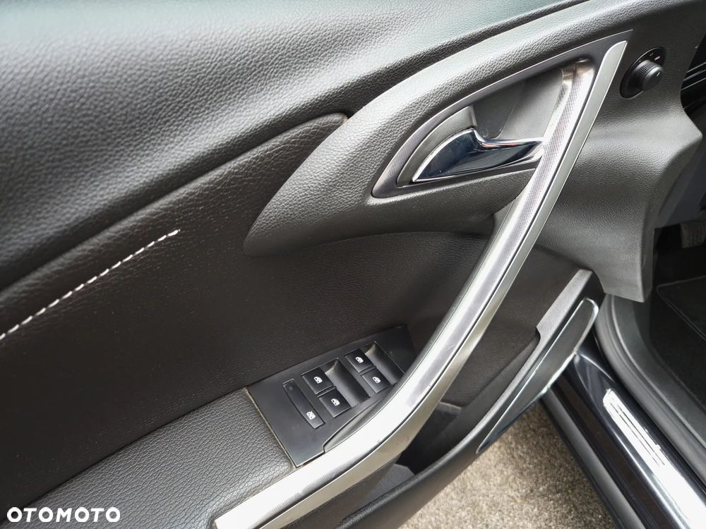 Opel Astra 1.6 Turbo Innovation - 23