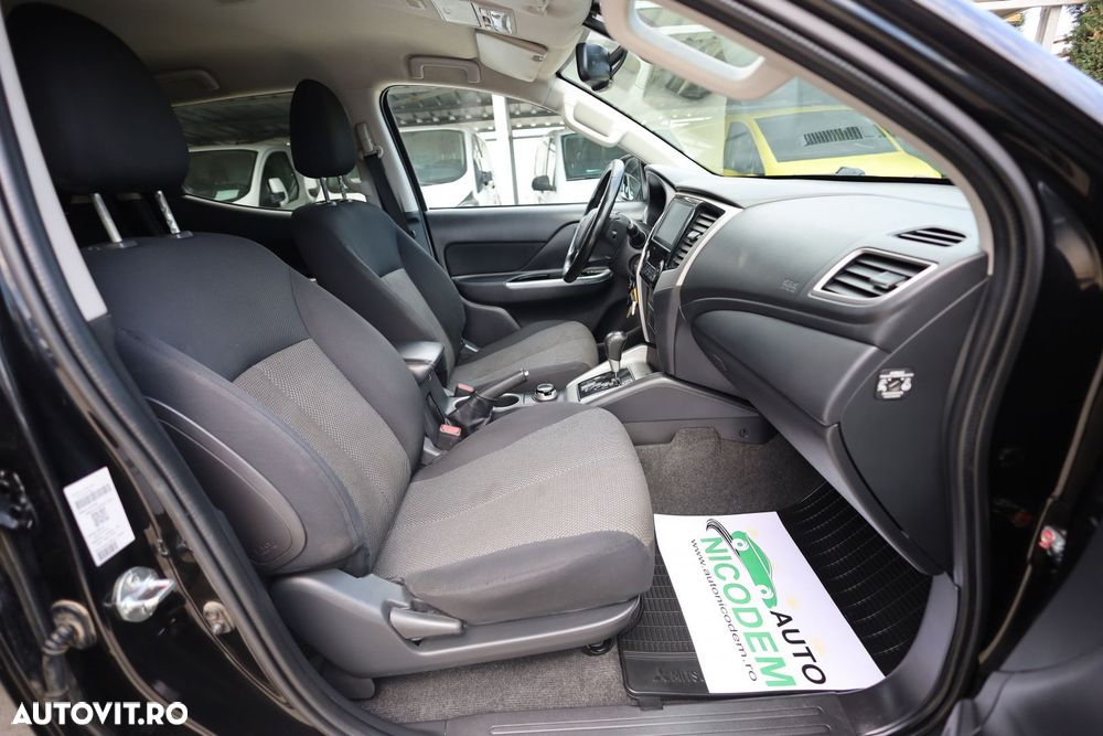 Mitsubishi L200 Double Cab 2.2 DI-D A/T Intense - 13