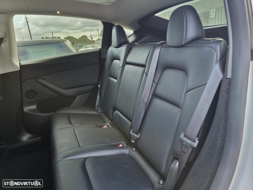 Tesla Model Y Long Range Dual Motor AWD - 19