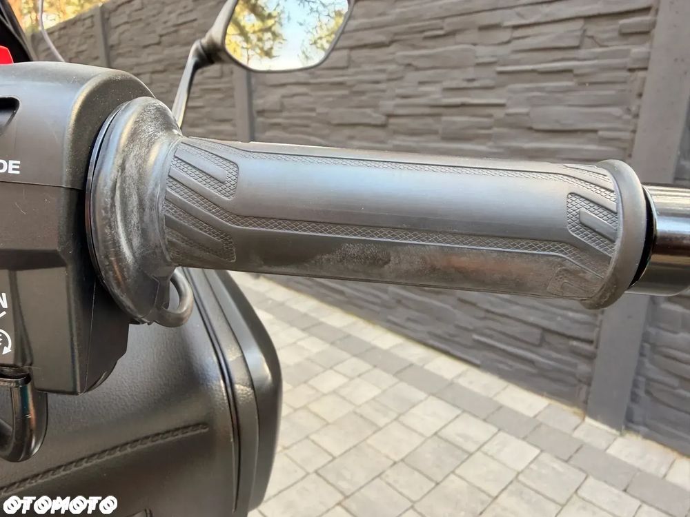 Yamaha Tmax - 23