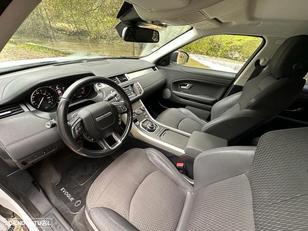 Land Rover Range Rover Evoque 2.0 D150 AWD R-Dynamic Auto - 27