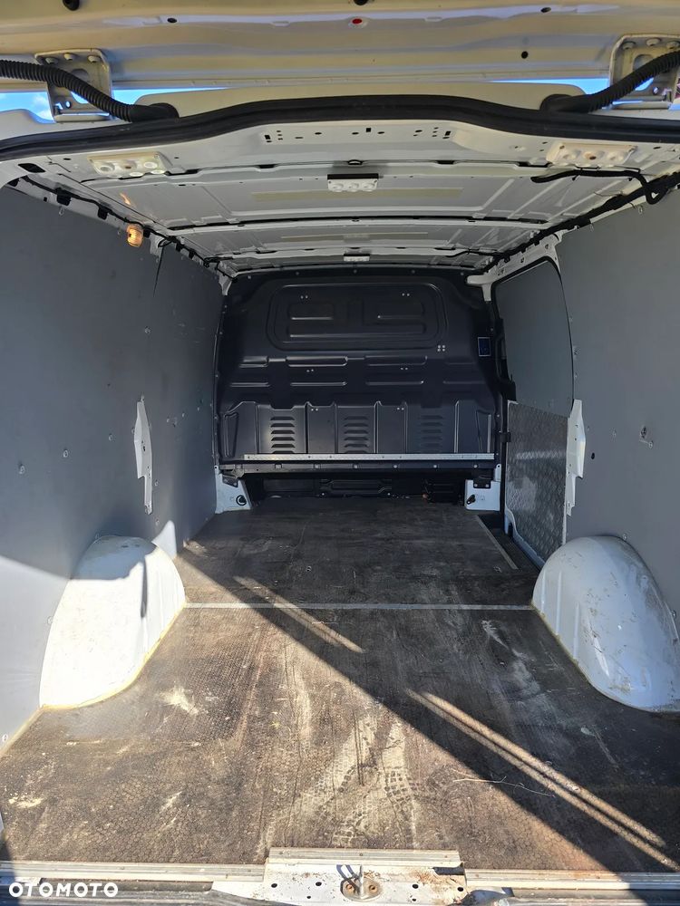 Mercedes-Benz VITO - 11