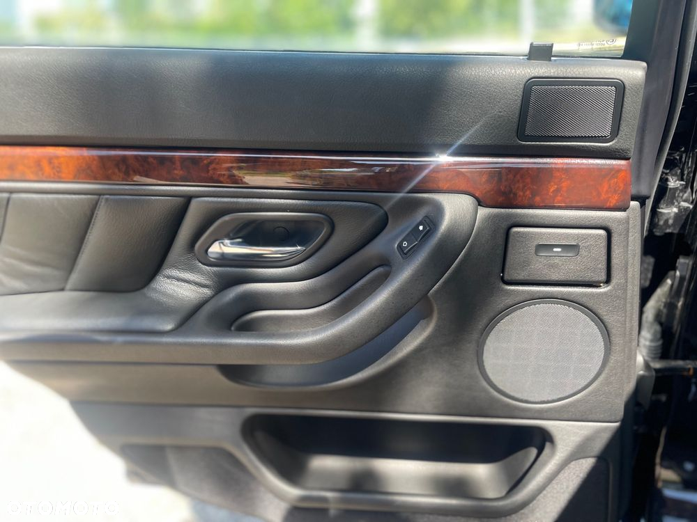 BMW Seria 7 740i - 30