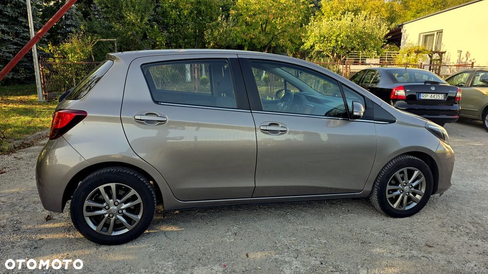 Toyota Yaris 1.33 Premium - 24