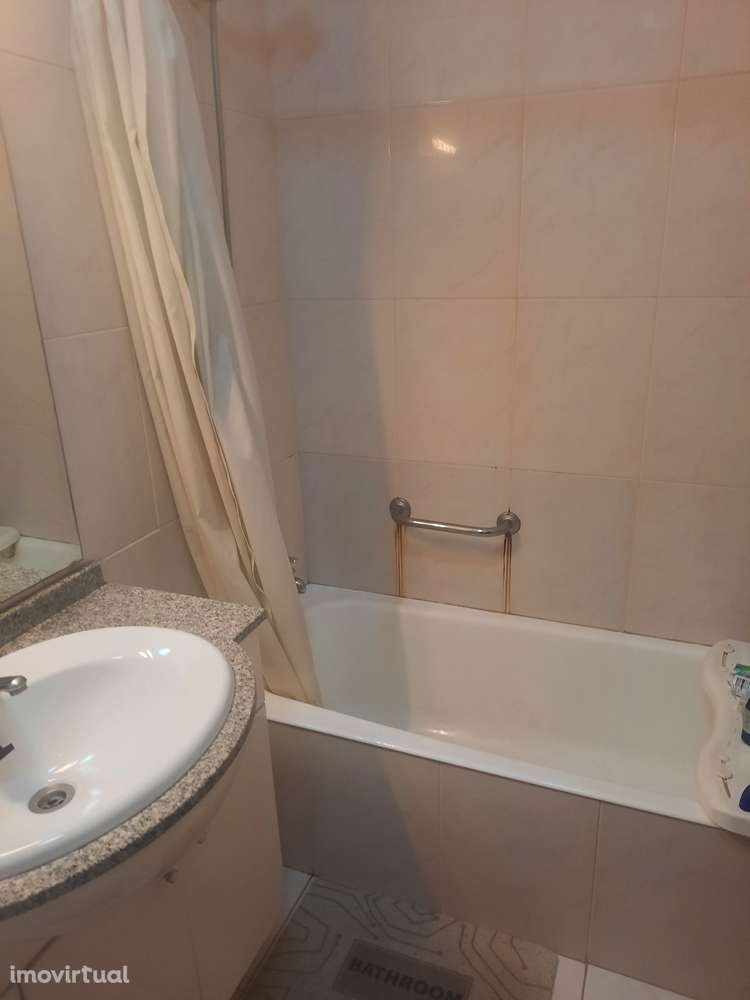 T1 Rua Egas Moniz - Grande imagem: 5/25