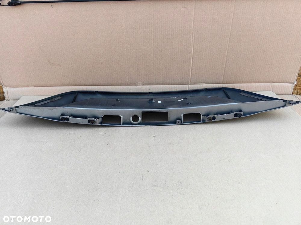 Blenda osłona klapy bagażnika Mercedes w209 CLK 2097500081 - 3