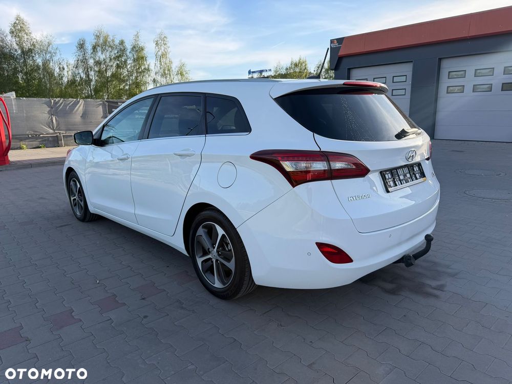 Hyundai i30 blue 1.6 CRDi Passion - 8