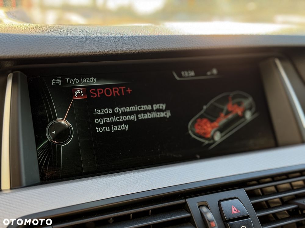 BMW Seria 5 520d xDrive - 25