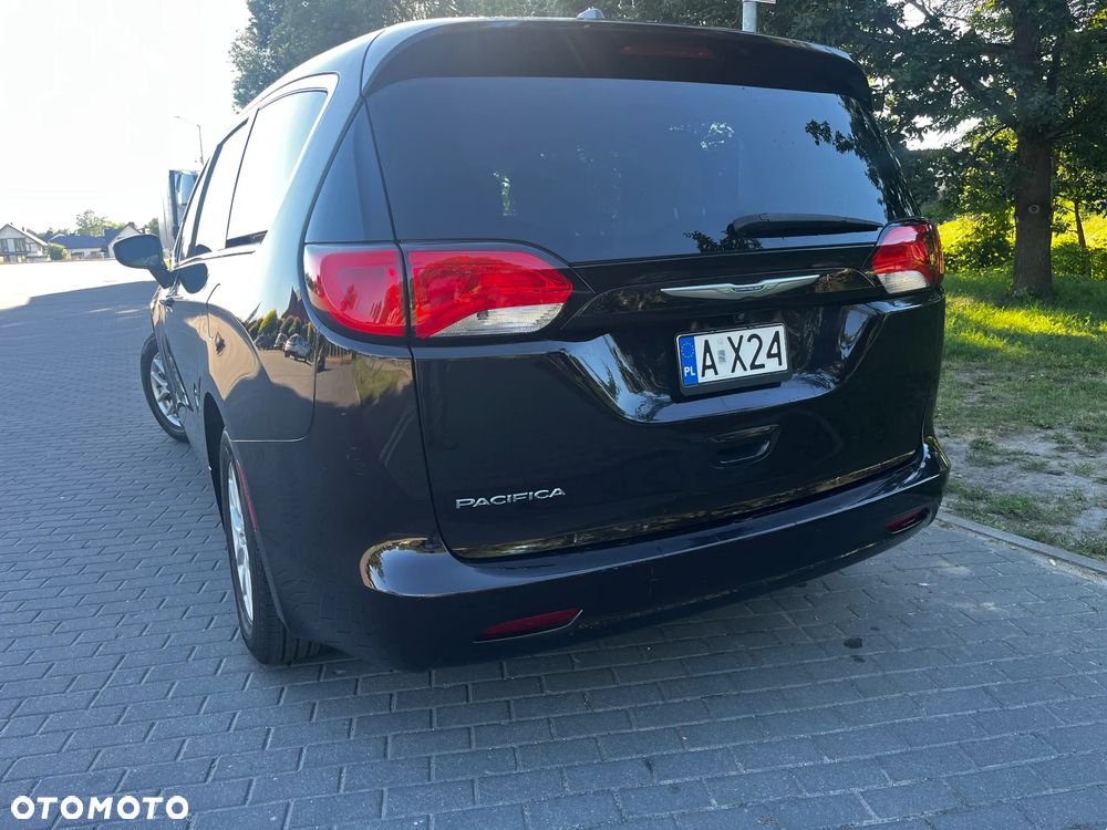 Chrysler Pacifica - 6