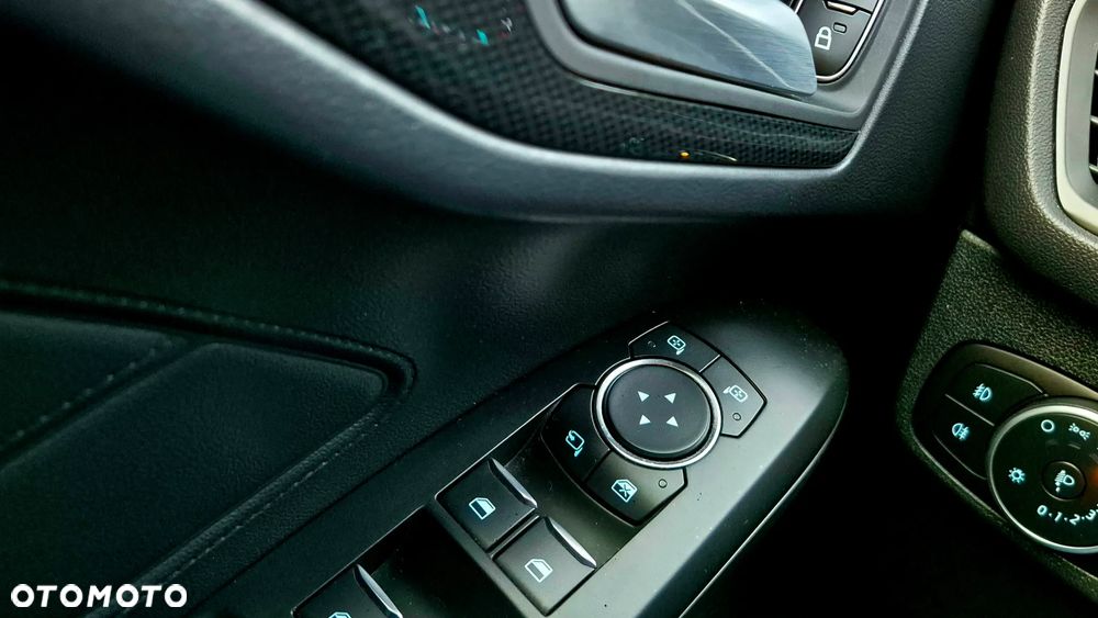 Ford Focus 1.5 EcoBlue Start-Stopp-System ST-LINE - 26