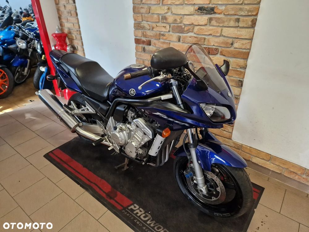Yamaha FZS - 26