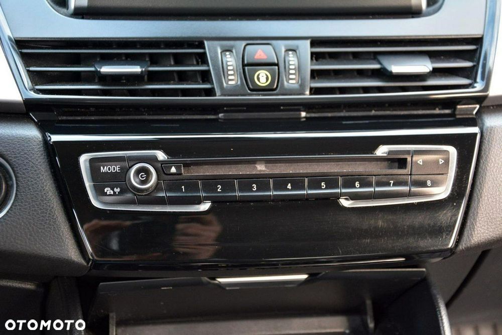 BMW Seria 2 218d - 30