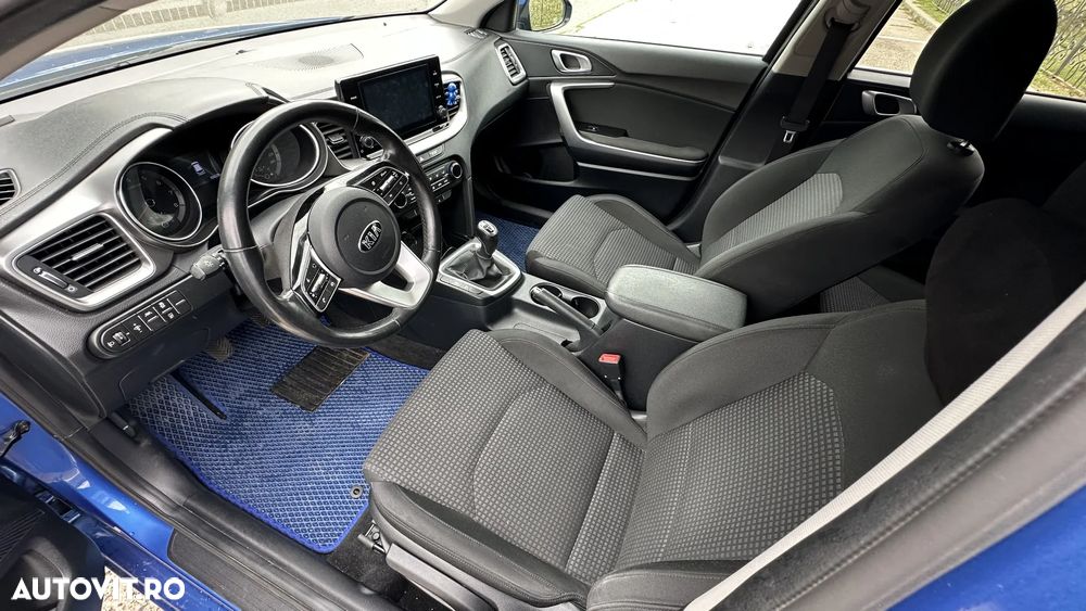 Kia Ceed - 12